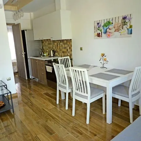 Vero Towhouse Hanioti